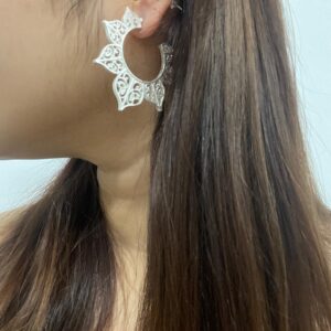 Hollow out flower shaped hoops (silver matte)