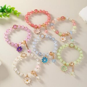 Resin beaded bracelet with daisy charm (pink)