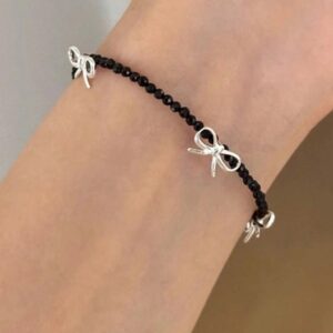 Beaded bow bracelet (black crystal)