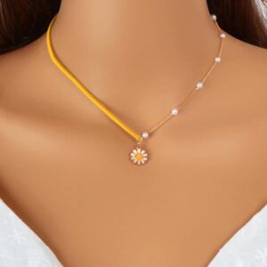 Faux leather pearl with daisy charm pendant necklace (yellow)