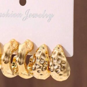 Golden textured C design earrings